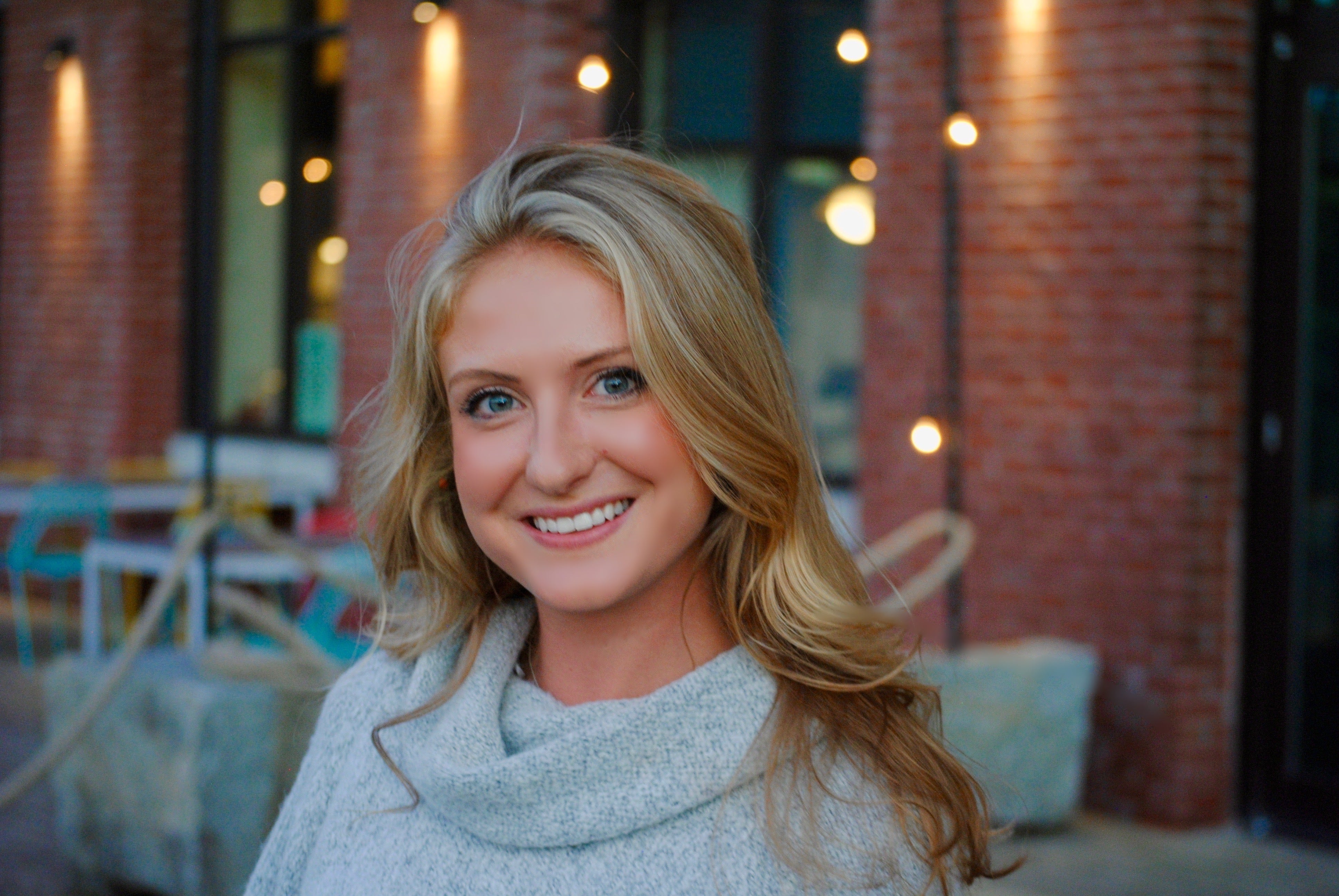 Kelley Magill headshot