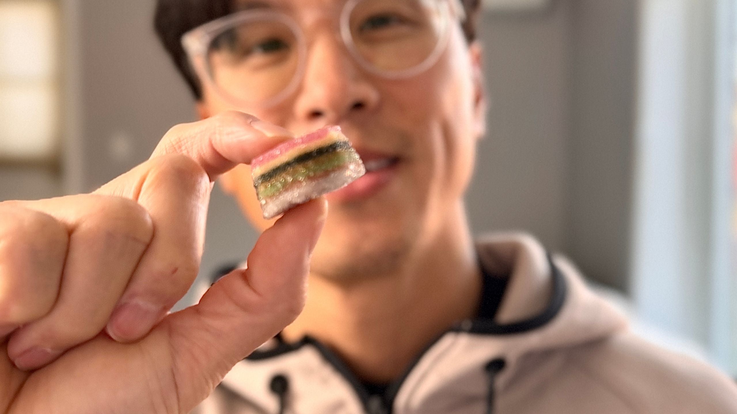 Chris holding Elo Smart Gummies