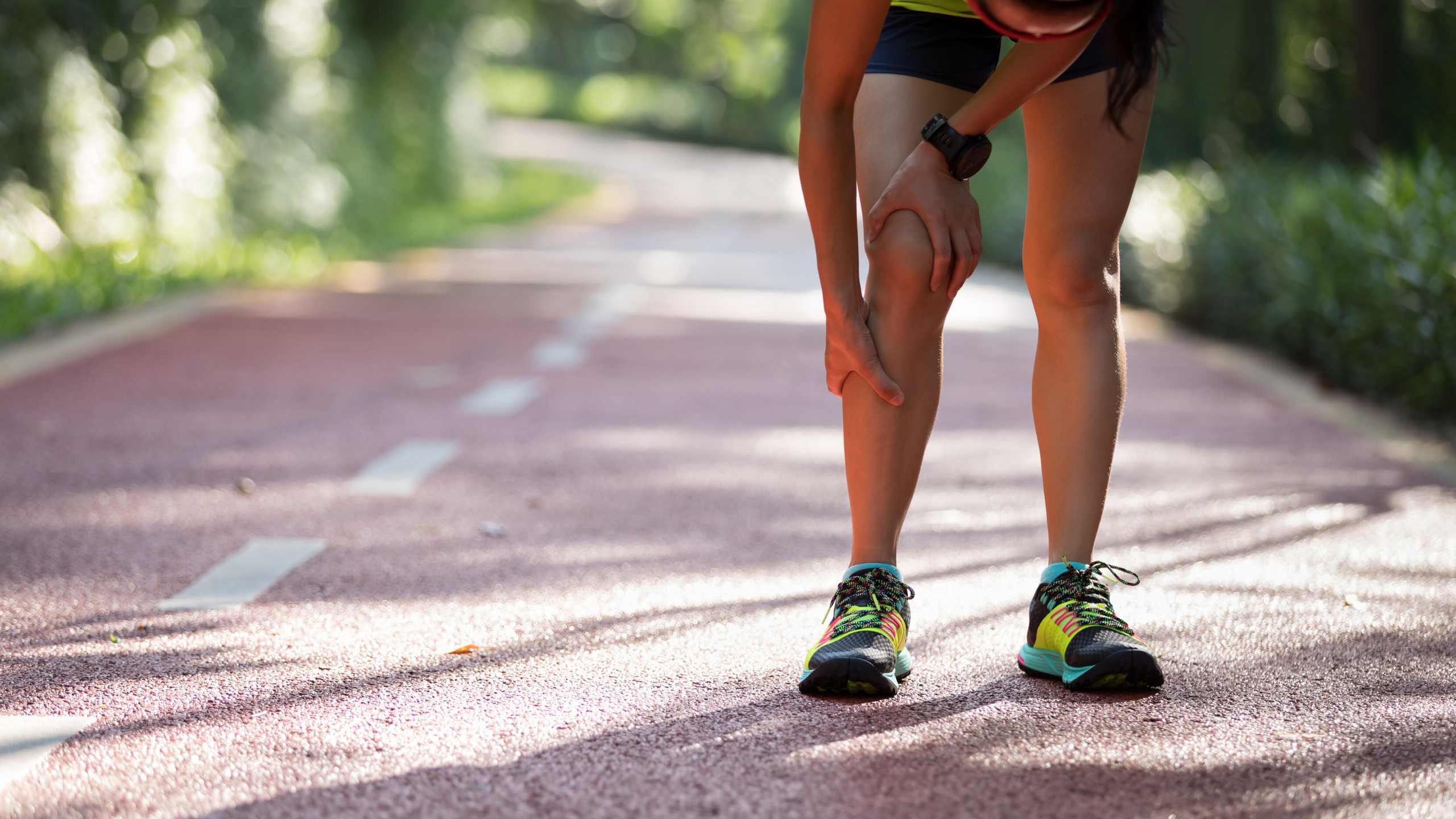 runner with a knee injury
