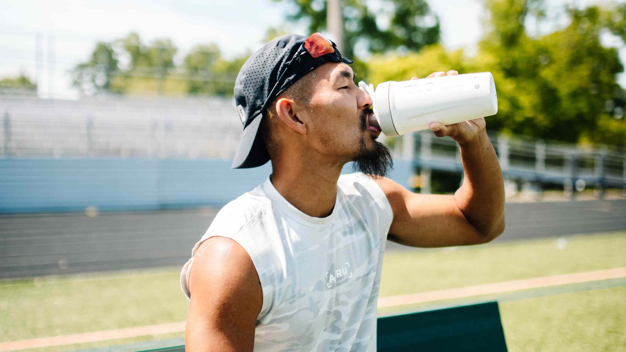 toan drinking protein